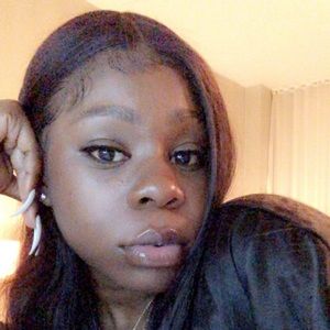 Meet your Posher, Nastazia